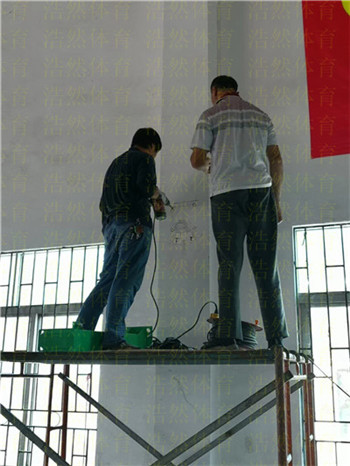 山西臨汾安裝室內(nèi)掛墻式籃球架完成 山西臨汾安裝室內(nèi)掛墻式籃球架完成